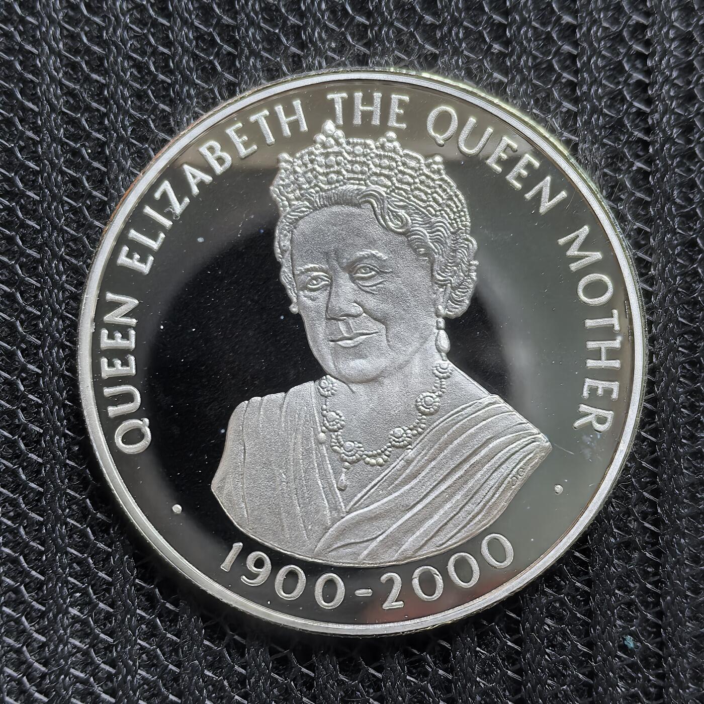 道一币馆币章第一百五十四场 阿森松岛2000年伊丽莎白王太后百岁寿辰50便士精制银币  28.28g 925S 10000