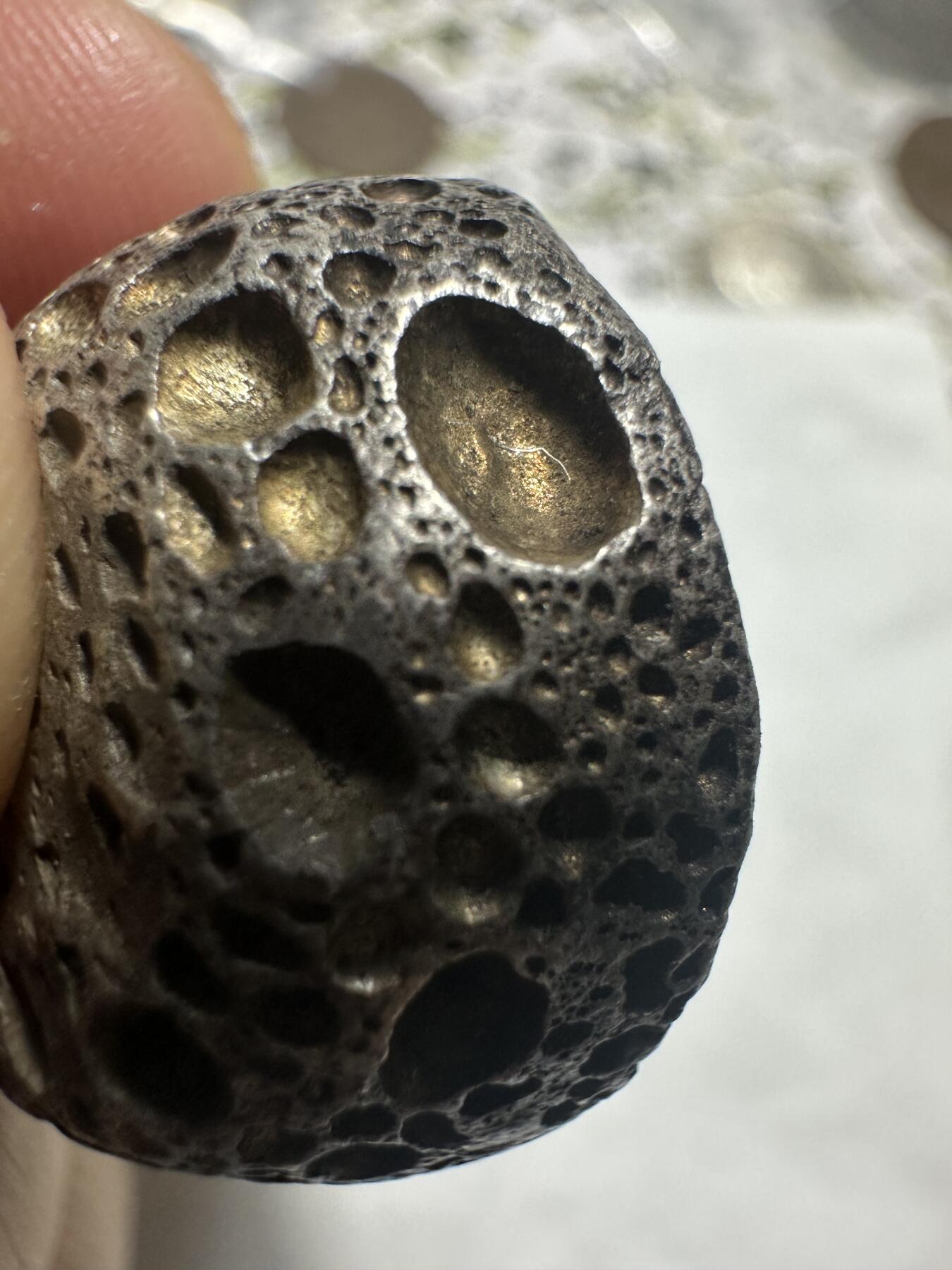 中外钱币 国外买的一个银锭，39.3克，湖北省造，材质是银，当银价卖