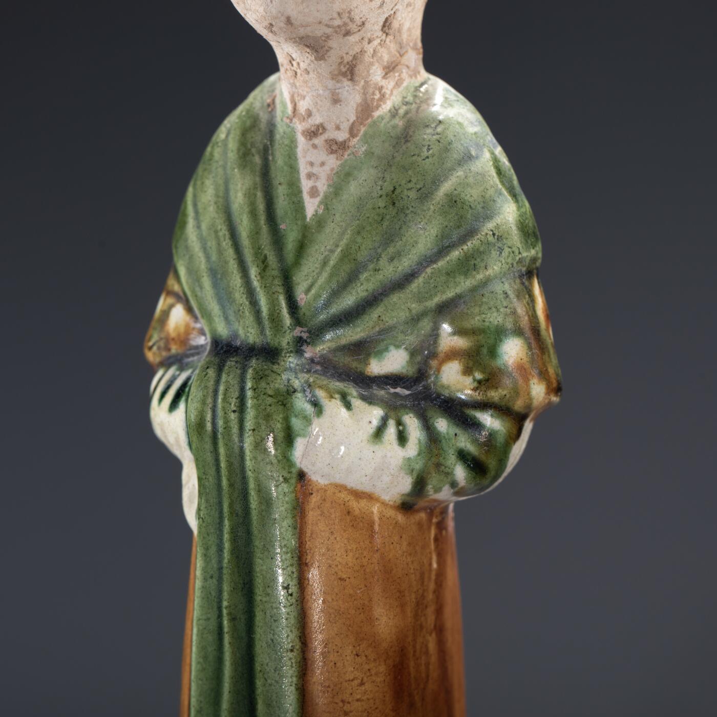 日本大阪雅和auction 2025金秋競賣會第一期 唐 三彩婦人佣 一對 尺寸:W:5 H:23 x2cm