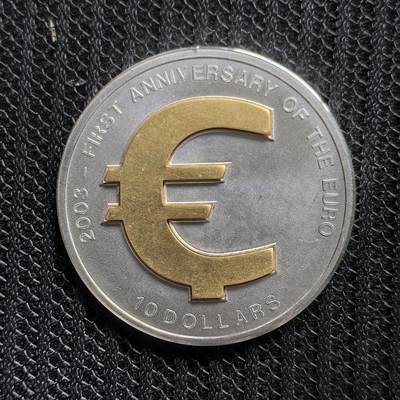 道一币馆币章第一百五十四场 - 瑙鲁2003年欧元发行一周年10元精制银币 独立镀金贴章  31.1g 999S 