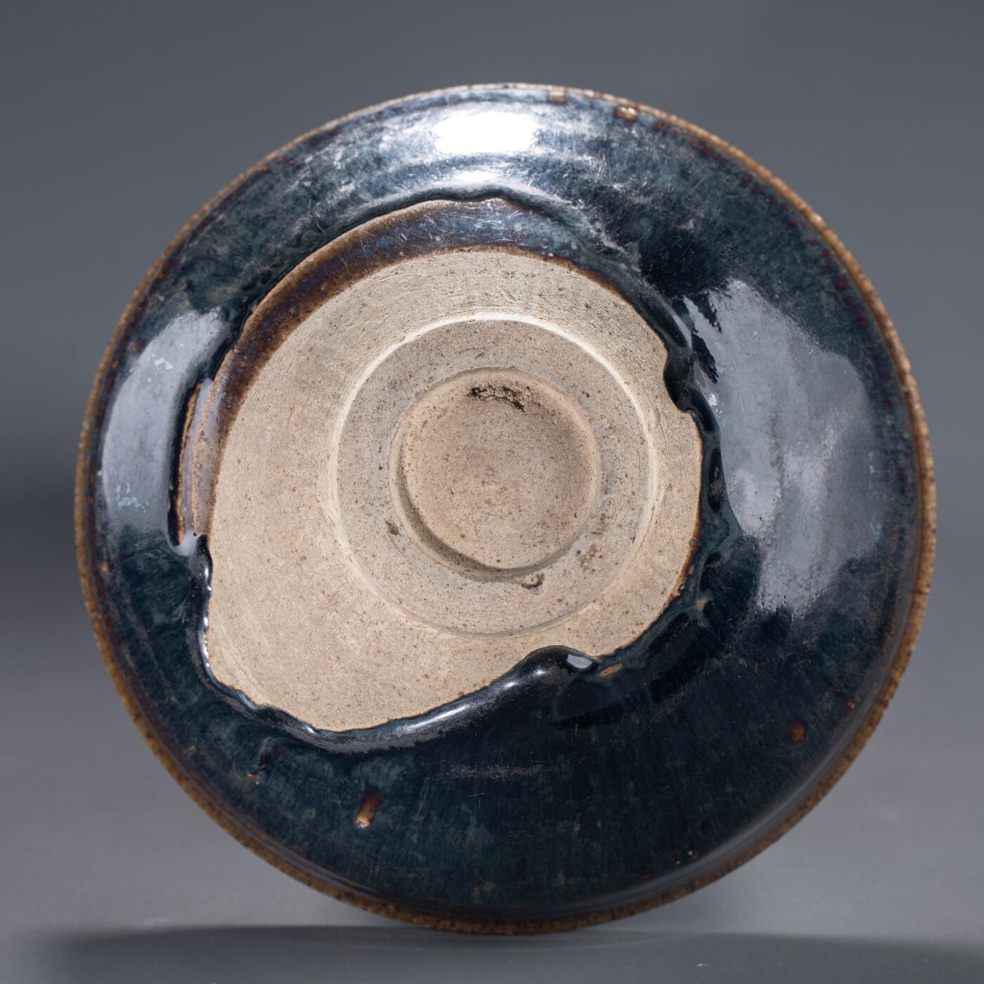 日本大阪雅和auction 2025金秋競賣會第一期 宋 河南天目燦光盞 尺寸:D:18.5 H:7cm 備註:盒付