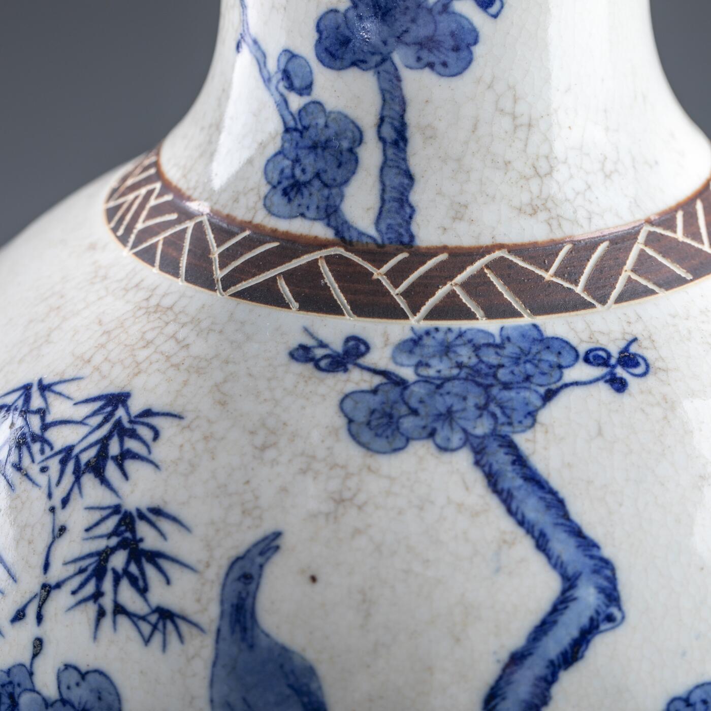 日本大阪雅和auction 2025金秋競賣會第一期 清 青花花鳥紋天球瓶 尺寸:W:20 H:31.5cm