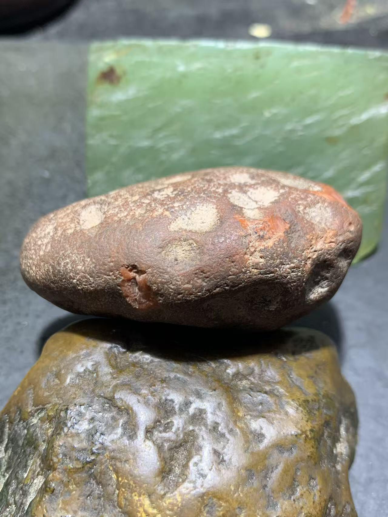 精美铁红皮开窗料南红玛瑙原石一颗，