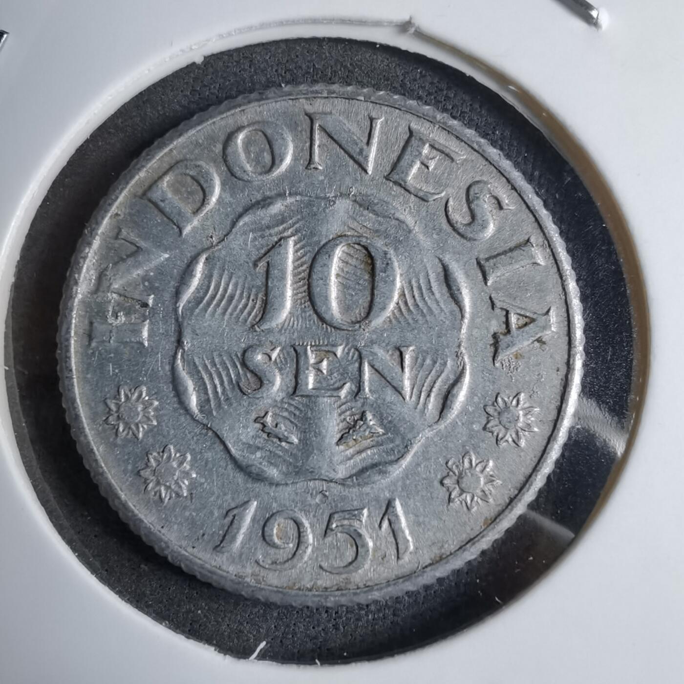 沼泽如烟--第890场 印度尼西亚1951年十分