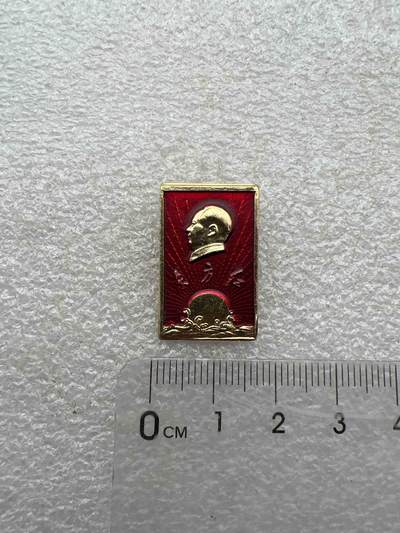 毛主席像章、纪念章、红色书籍 - 真品毛主席像章