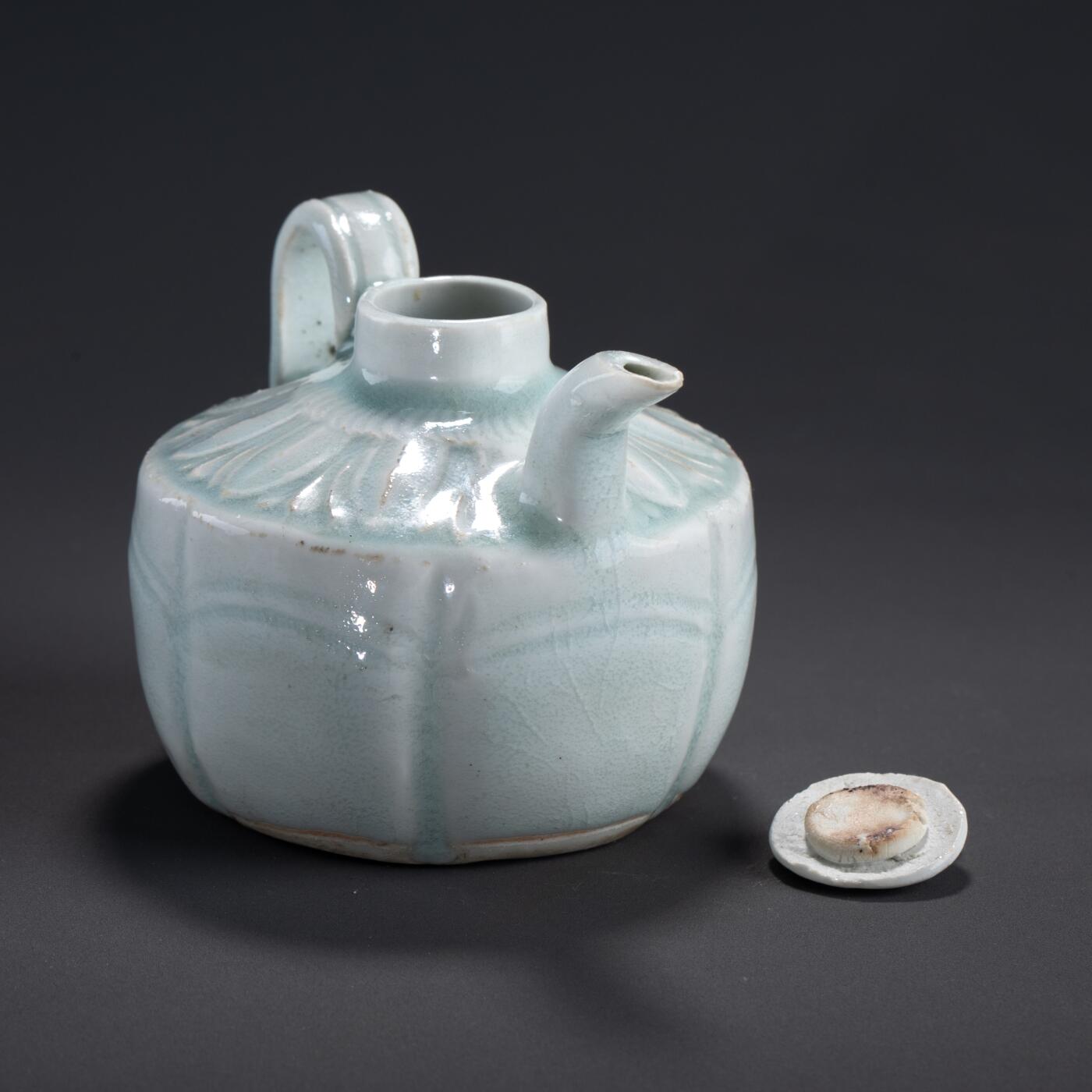 日本大阪雅和auction 2025金秋競賣會第一期 宋 湖田窯水注 尺寸:W:11 H:8.5cm