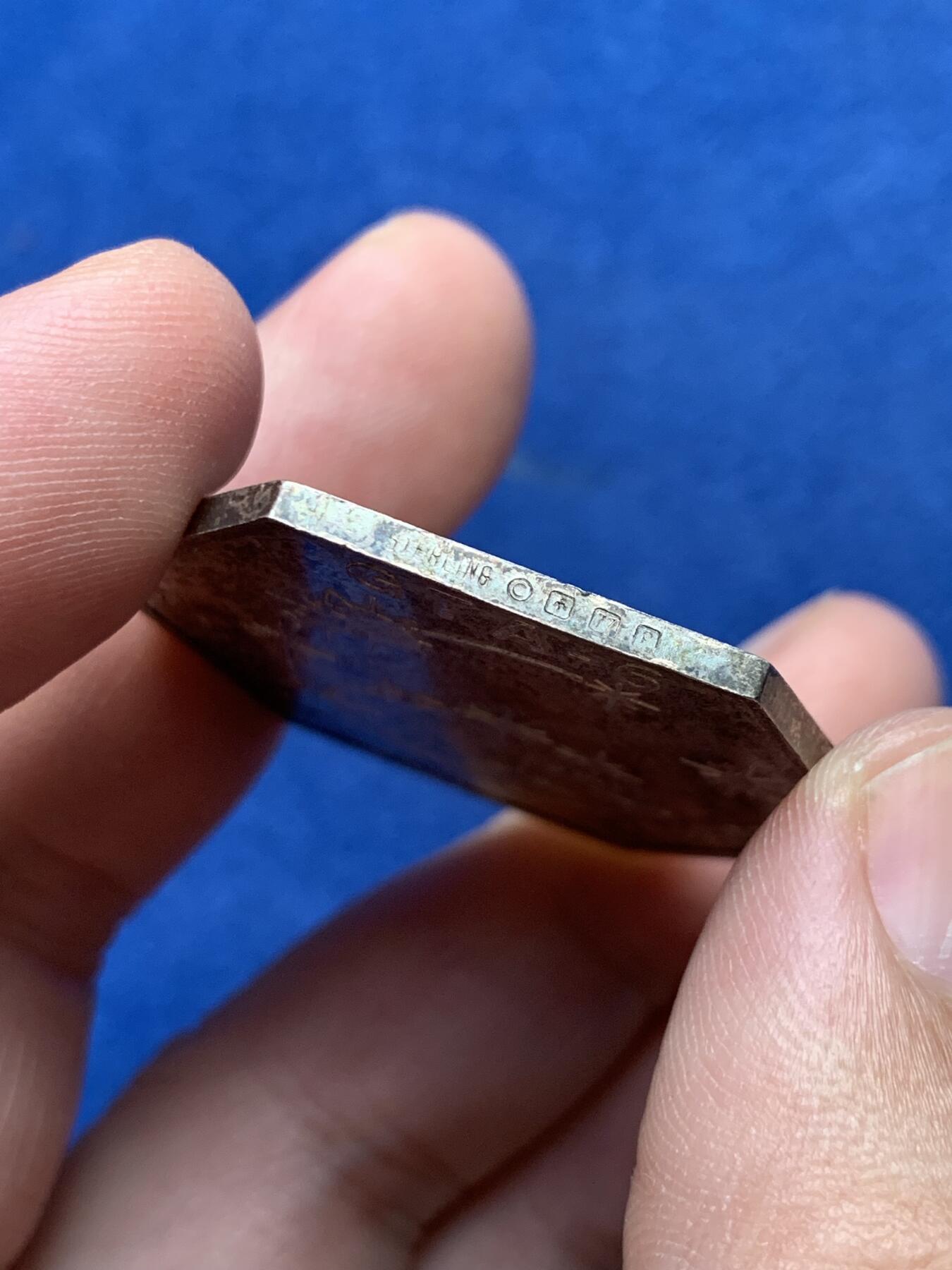 《竞宝斋》第435场 周日，周一2场连拍 （全场包邮） 美国 1965年 双子星6A号 发射升空 六边形纪念银章 36.8mm 20g