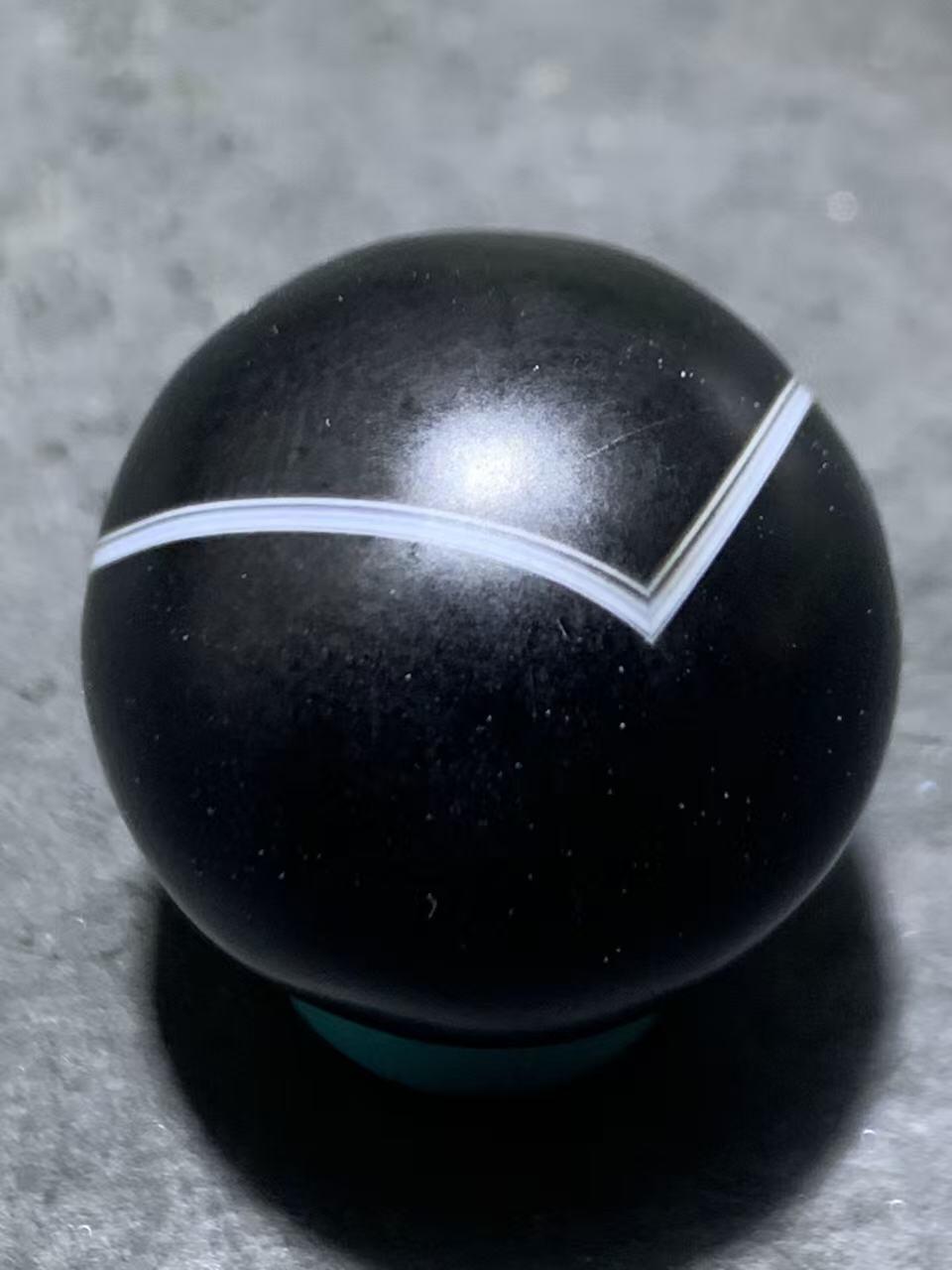 天眼药师玛瑙通货随形圆珠一颗！