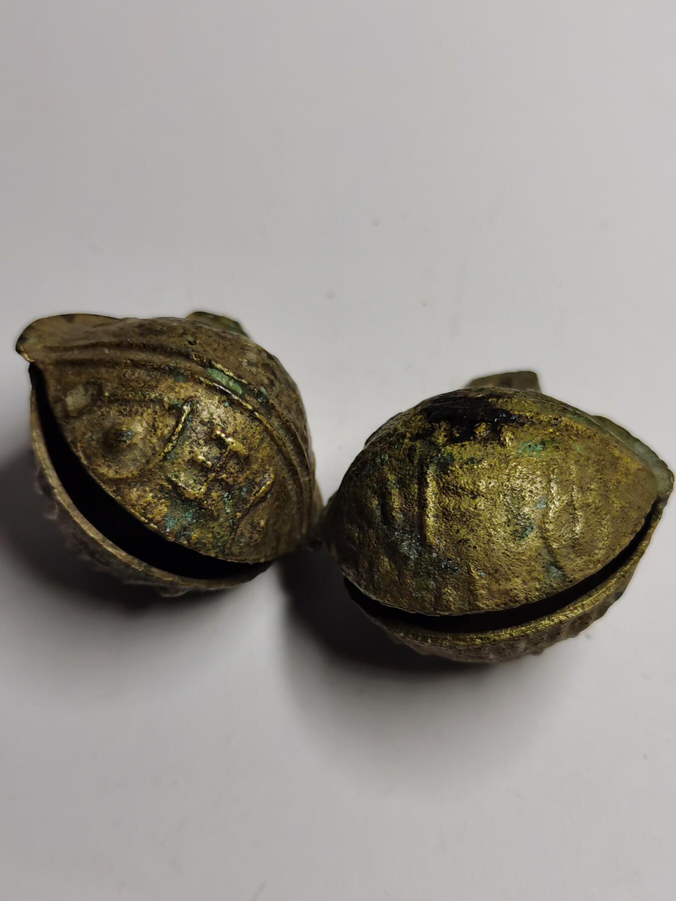 藏珍品阁专场78期 大铃铛一对，声音清脆