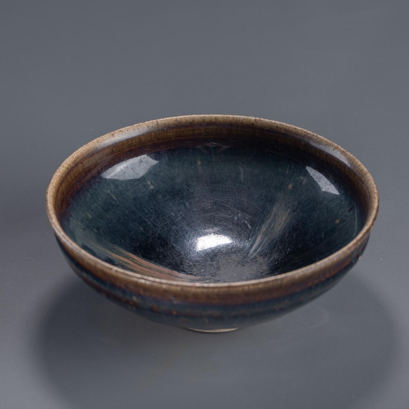 日本大阪雅和auction 2025金秋競賣會第一期 宋 河南天目燦光盞 尺寸:D:18.5 H:7cm 備註:盒付