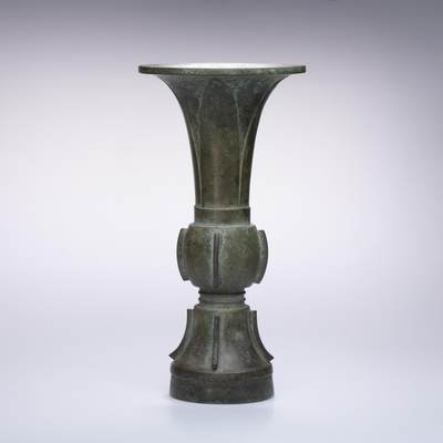 日本大阪雅和auction 2025金秋競賣會第一期 - 宋 銅花觚 尺寸:W:19 H:37.5cm