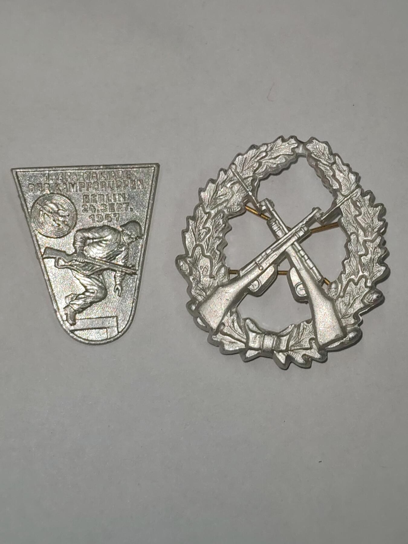 韵星假日拍卖第三十期 -- Rimey Holidays Auction 30 民主德国1967工战队体能比赛证章与人民军射手索金属挂饰一组