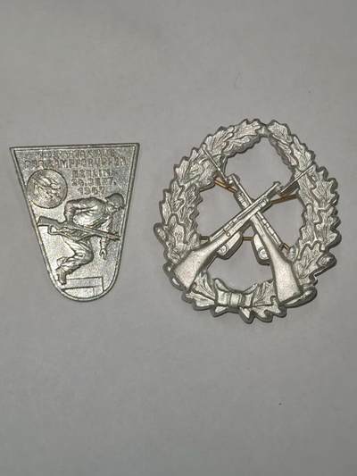 韵星假日拍卖第三十期 -- Rimey Holidays Auction 30 - 民主德国1967工战队体能比赛证章与人民军射手索金属挂饰一组