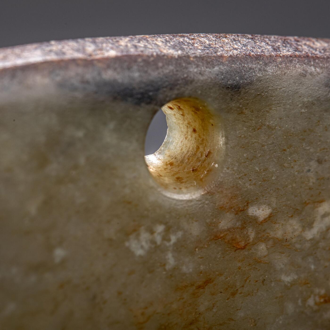 日本大阪雅和auction 2025金秋競賣會第一期 龍山文化三孔玉刀 尺寸:L:15cm