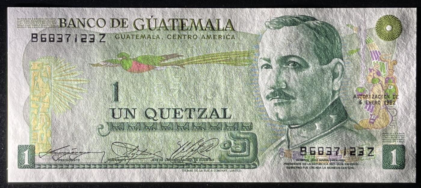 小福收藏拍卖第197期 裸钞场 本期有多张豹子号靓号 百慕大03年50元纪念钞百位号 马来亚和英属婆罗洲开国第一张纸币大冠女王 马来亚 41年1元英王乔六 法属太平洋10000法郎 捷克1000克朗纪念钞千位号  卢森堡 1000法郎  萨尔瓦多样钞 匈牙利 法罗群岛 危地马拉等多国精美纸币 危地马拉 1982年 1格查尔 少见早期版本 尾顺子 unc