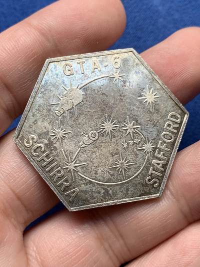 《竞宝斋》第435场 周日，周一2场连拍 （全场包邮） - 美国 1965年 双子星6A号 发射升空 六边形纪念银章 36.8mm 20g