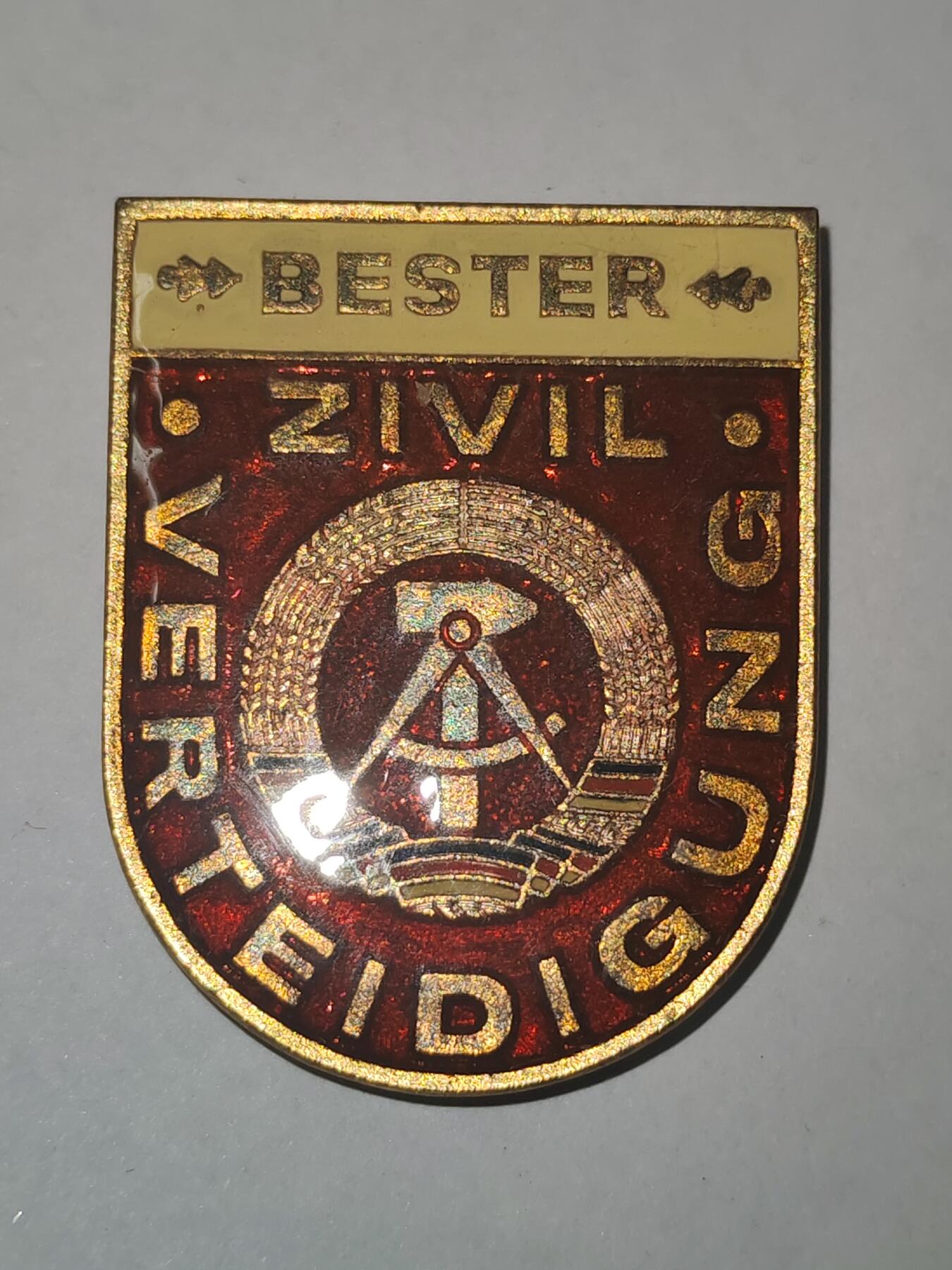 韵星假日拍卖第三十期 -- Rimey Holidays Auction 30 民主德国民防优秀服务证章