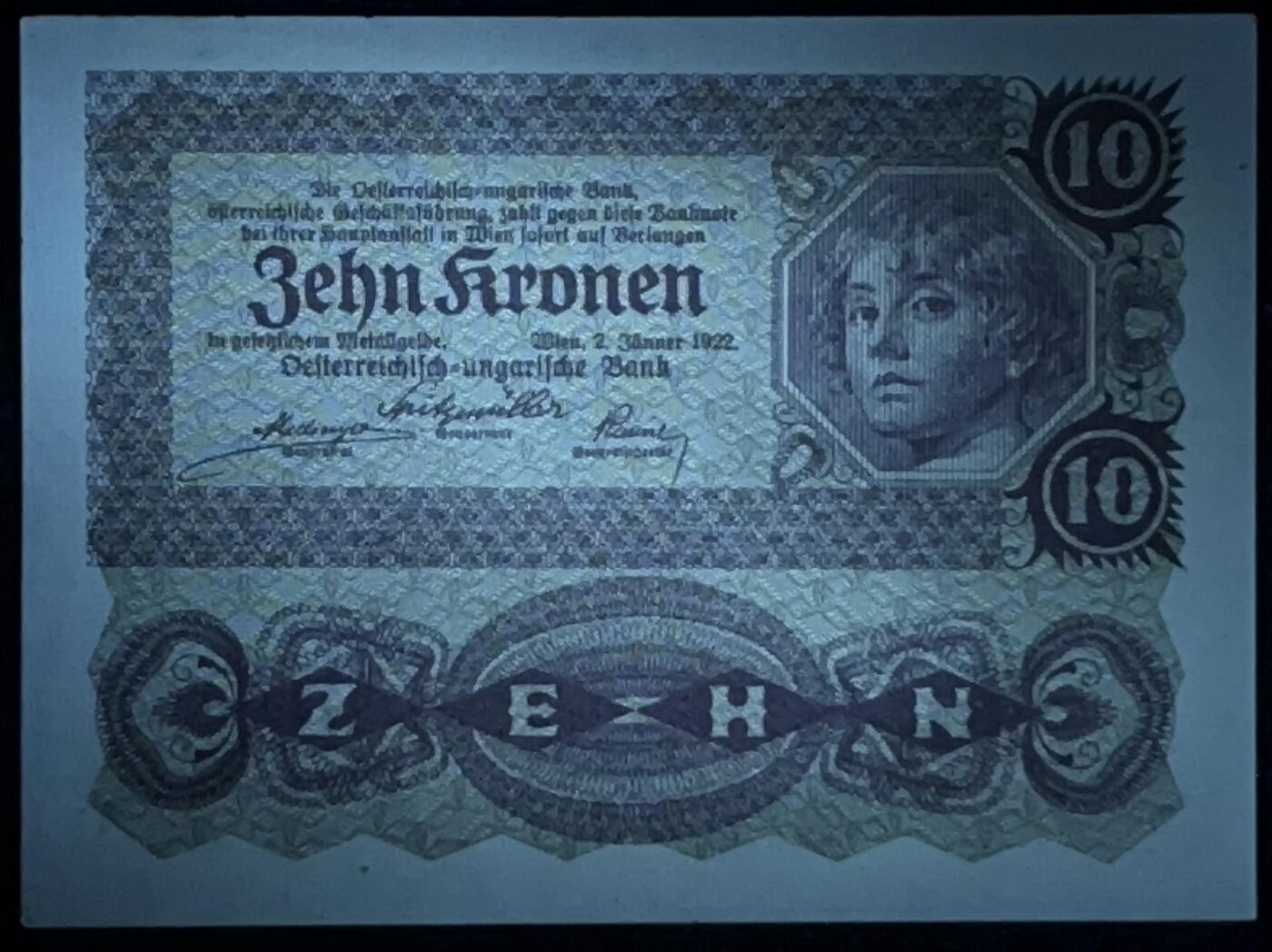 小福收藏拍卖第197期 裸钞场 本期有多张豹子号靓号 百慕大03年50元纪念钞百位号 马来亚和英属婆罗洲开国第一张纸币大冠女王 马来亚 41年1元英王乔六 法属太平洋10000法郎 捷克1000克朗纪念钞千位号  卢森堡 1000法郎  萨尔瓦多样钞 匈牙利 法罗群岛 危地马拉等多国精美纸币