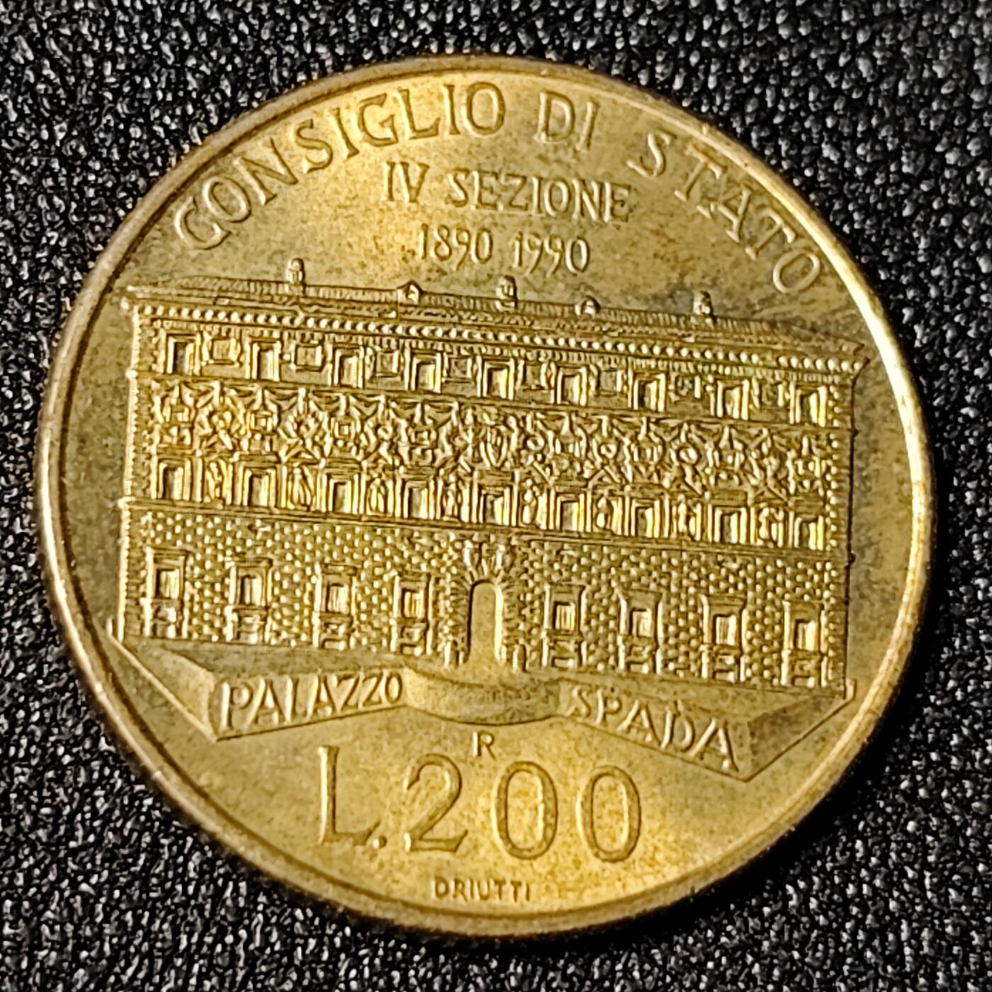 泉币菌-第124场-精品福利场(115场之后的本周末发货，感谢理解) 原铜光极美 1990年意大利200里拉 国务委员会成立100周年纪念币国会大厦 24mm