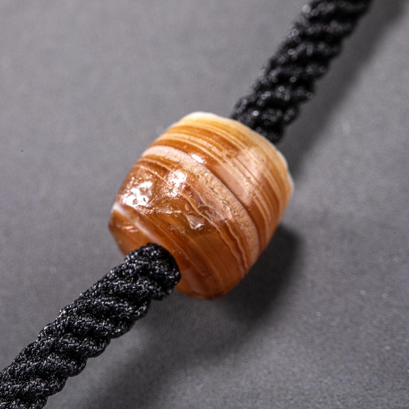 日本大阪雅和auction 2025金秋競賣會第一期 西亞蜜蠟筒珠掛飾32.6g 尺寸:L:34cm