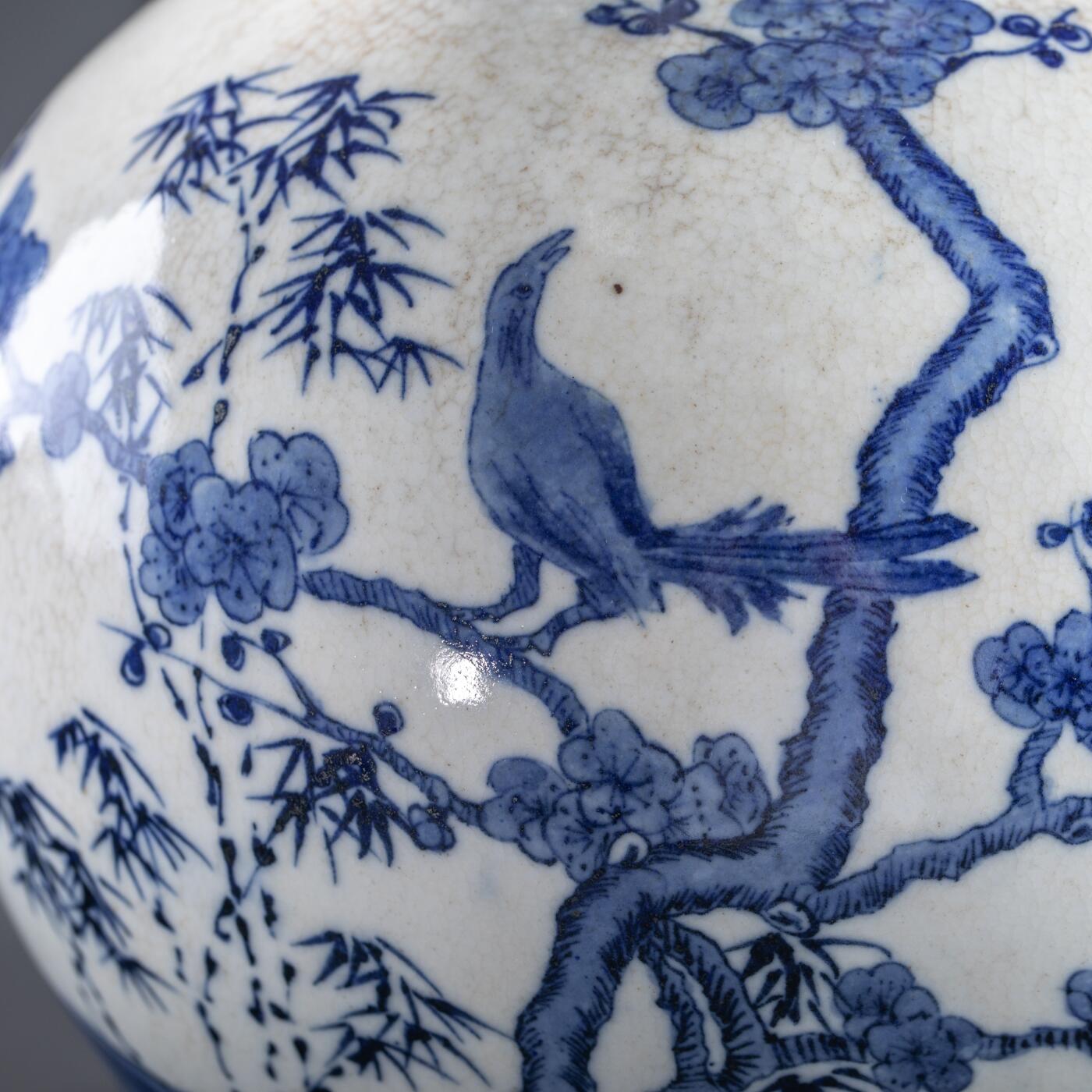 日本大阪雅和auction 2025金秋競賣會第一期 清 青花花鳥紋天球瓶 尺寸:W:20 H:31.5cm