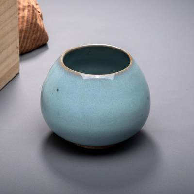 日本大阪雅和auction 2025金秋競賣會第一期 - 宋 鈞窯雞心罐 尺寸:W:10 H:8cm 備註:木箱