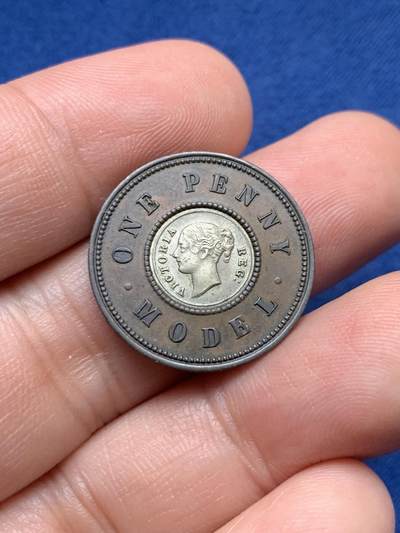 《竞宝斋》第435场 周日，周一2场连拍 （全场包邮） - 1844年双色一便士 英国经典币种，英国本土越来越少见，品相不错，内圈女王打制的非常清晰