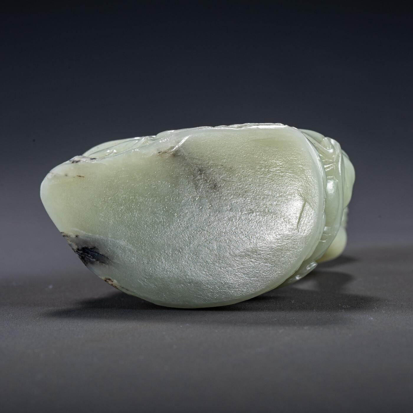 日本大阪雅和auction 2025金秋競賣會第一期 清 白玉釋迦摩尼坐像 尺寸:W:7 H:12.5cm 備註:盒付