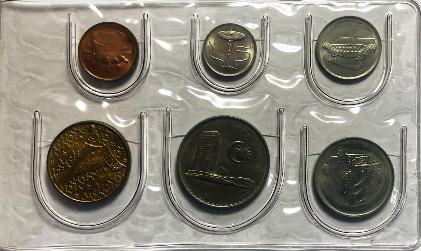 回流1115 新加坡和马来西亚邮币套册