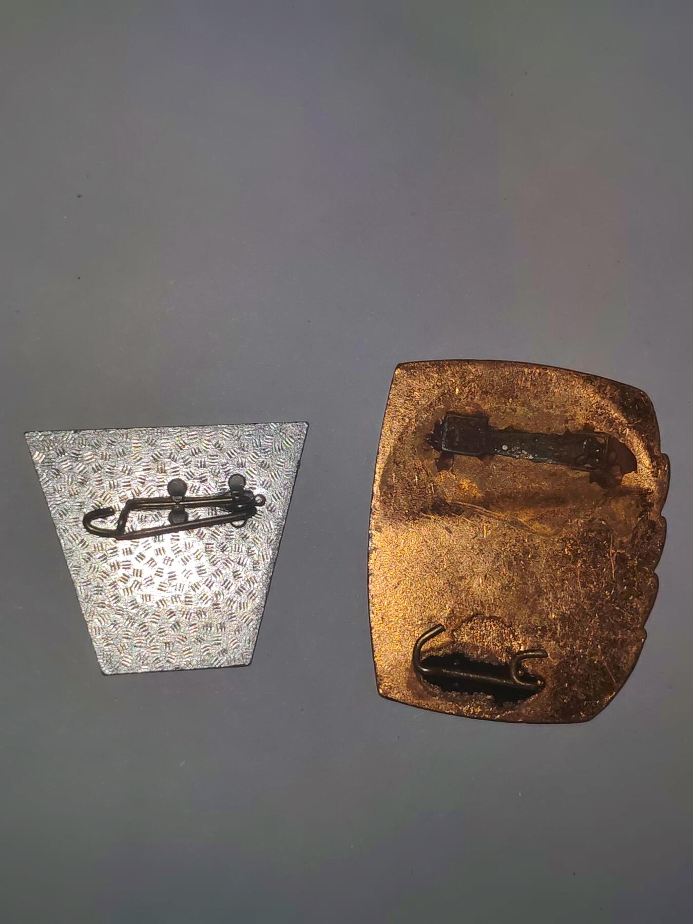 韵星假日拍卖第三十期 -- Rimey Holidays Auction 30 民主德国苏德建交三十周年与优秀士兵证章一组