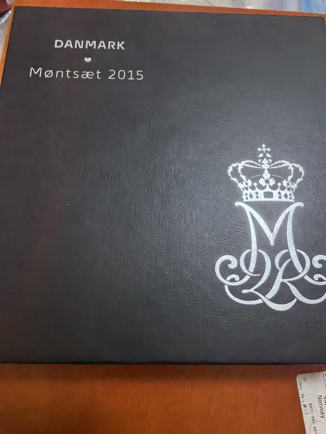 长老汇蛇年精选第七十场拍卖 2015丹麦玛格丽特女王精制一套7枚，含银章一枚，盒证全，800套，市场价171.5欧元