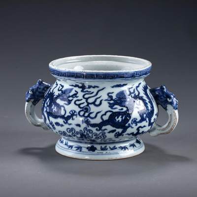 日本大阪雅和auction 2025金秋競賣會第一期 - 明 青花龍紋簋式爐 尺寸:W:23 H:12.5cm