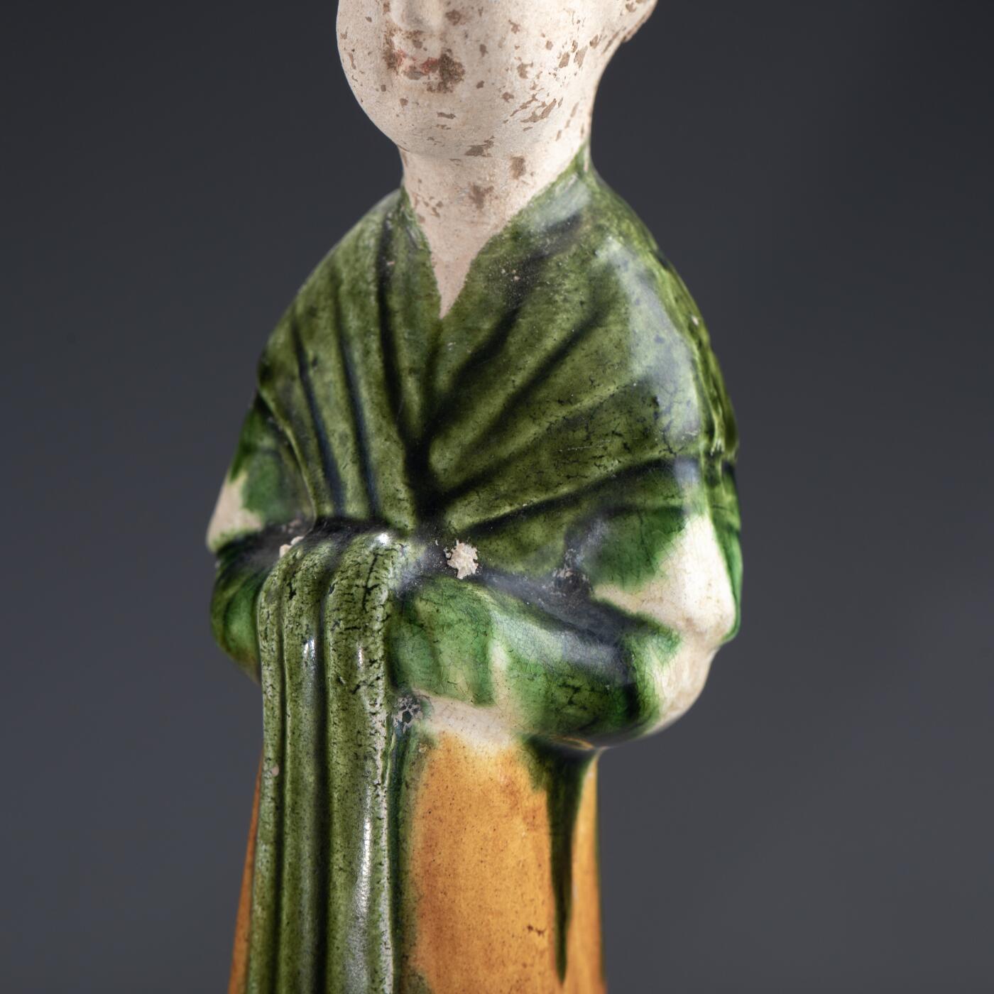 日本大阪雅和auction 2025金秋競賣會第一期 唐 三彩婦人佣 一對 尺寸:W:5 H:23 x2cm