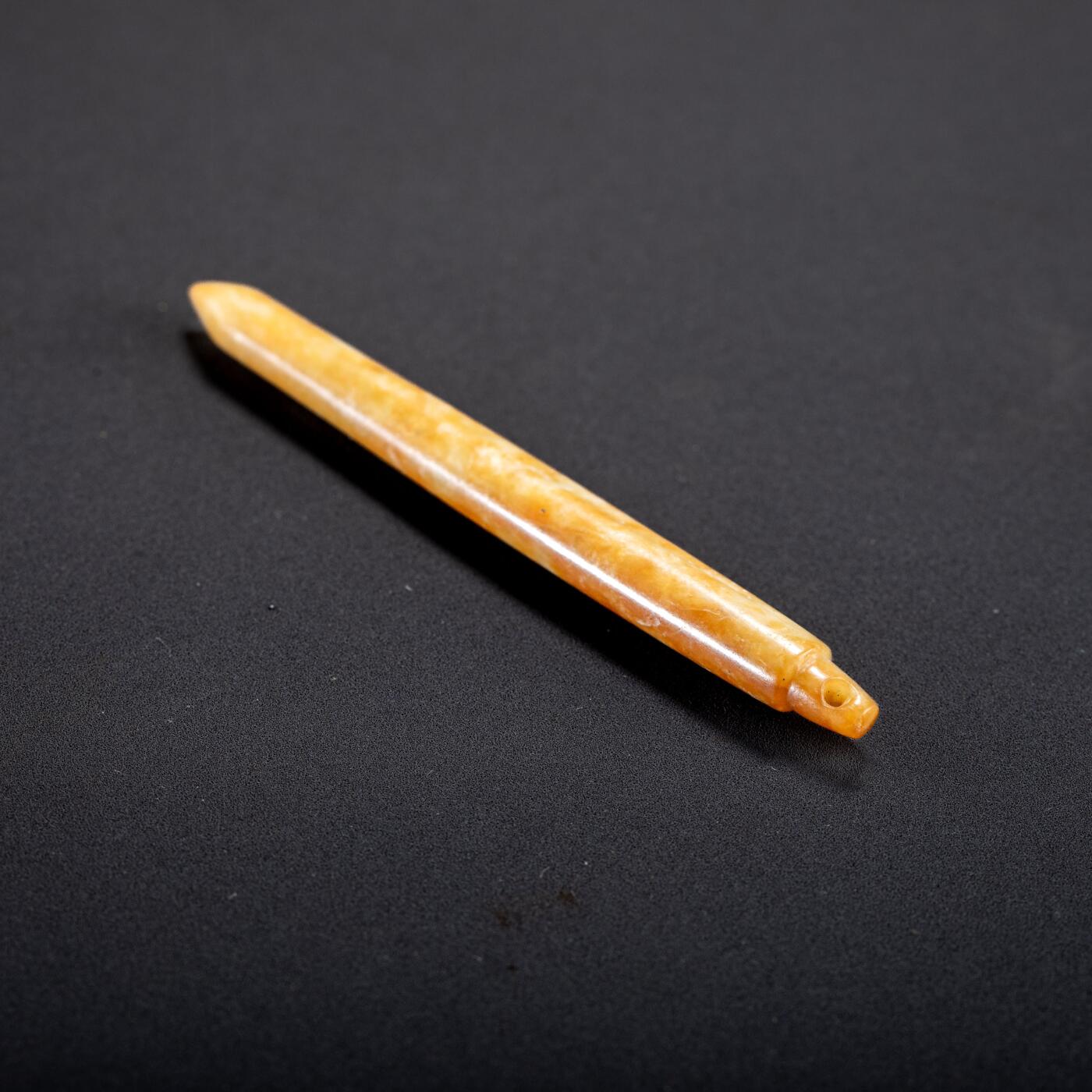 日本大阪雅和auction 2025金秋競賣會第一期 良渚文化 錐形器 尺寸:L:6.7cm 備註:盒付