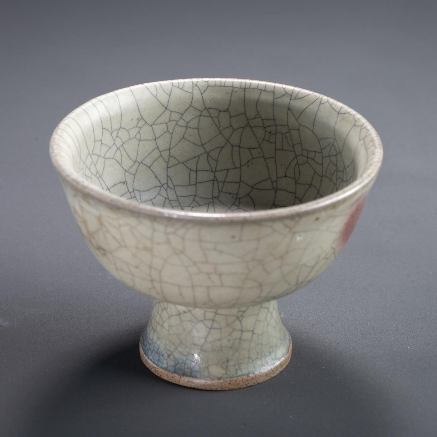 日本大阪雅和auction 2025金秋競賣會第一期 元 哥窯高足杯 尺寸:D:11.5 H:8.5cm 備註:木箱