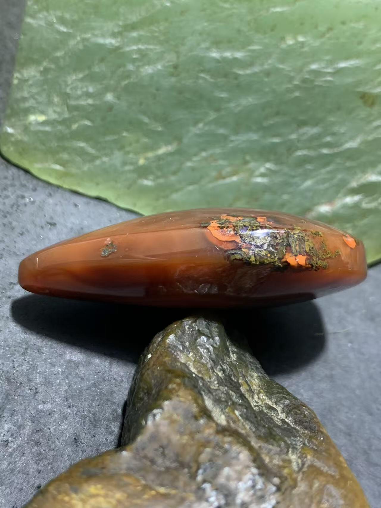 精美高玉化冻料冰飘草花纹战国红玛瑙吊坠一个