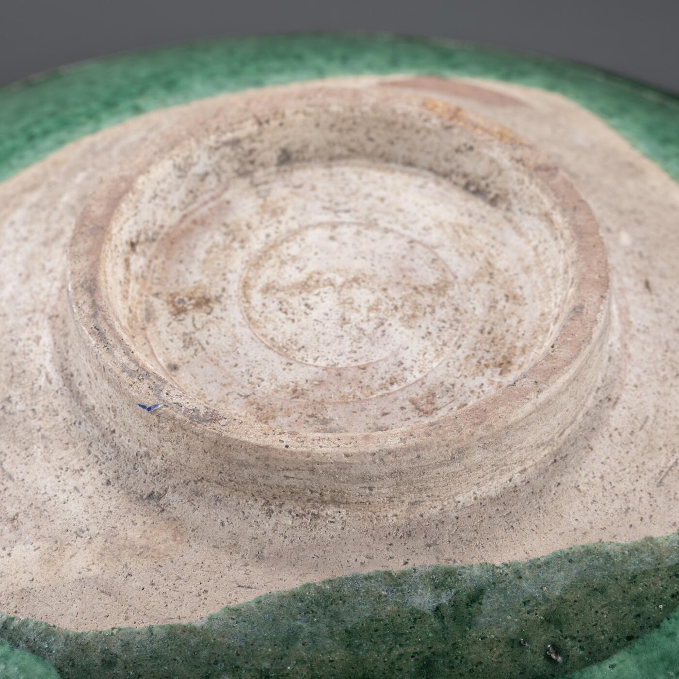 日本大阪雅和auction 2025金秋競賣會第一期 遼 綠釉折沿盤 尺寸:D:29 H:7cm