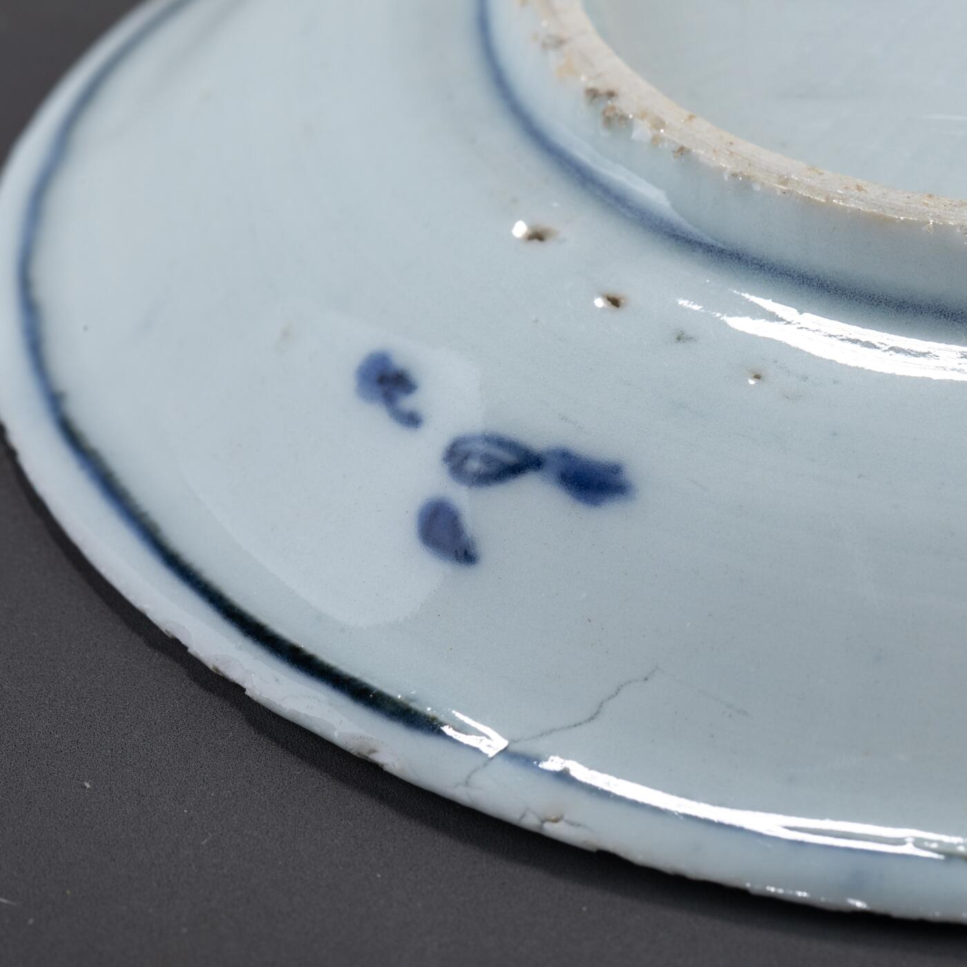 日本大阪雅和auction 2025金秋競賣會第一期 明末 天啟青花盤 尺寸:D:15.5 H:3cm 備註:木箱