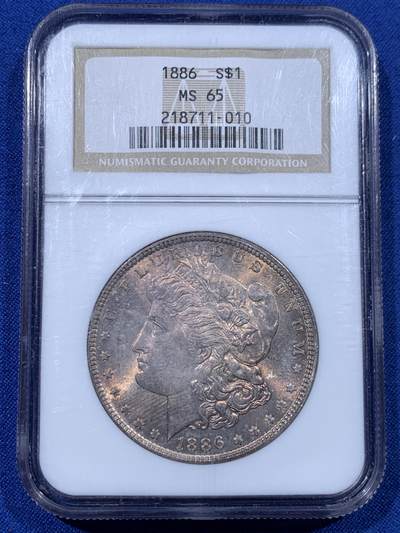 《竞宝斋》第435场 周日，周一2场连拍 （全场包邮） - NGC MS65 美国1886年摩根银币 NGC老盒 正反带彩包浆