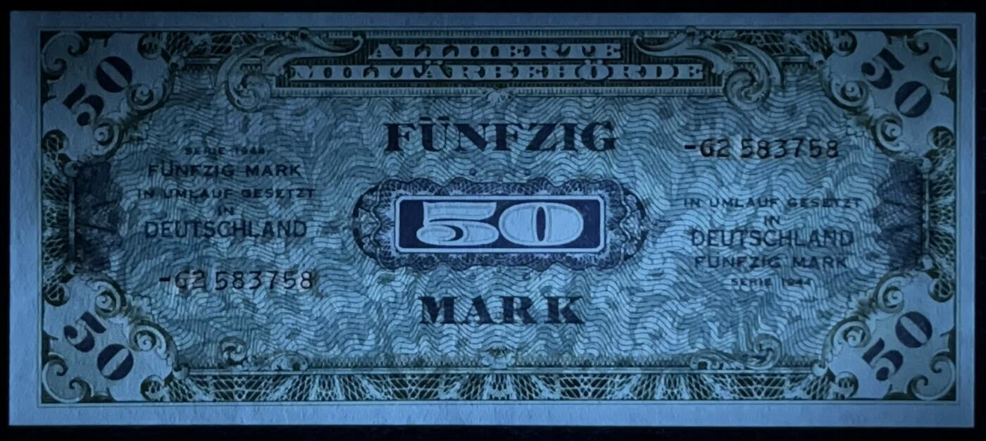 小福收藏拍卖第197期 裸钞场 本期有多张豹子号靓号 百慕大03年50元纪念钞百位号 马来亚和英属婆罗洲开国第一张纸币大冠女王 马来亚 41年1元英王乔六 法属太平洋10000法郎 捷克1000克朗纪念钞千位号  卢森堡 1000法郎  萨尔瓦多样钞 匈牙利 法罗群岛 危地马拉等多国精美纸币 德国 盟军占领 1944年 50马克 尾8 unc