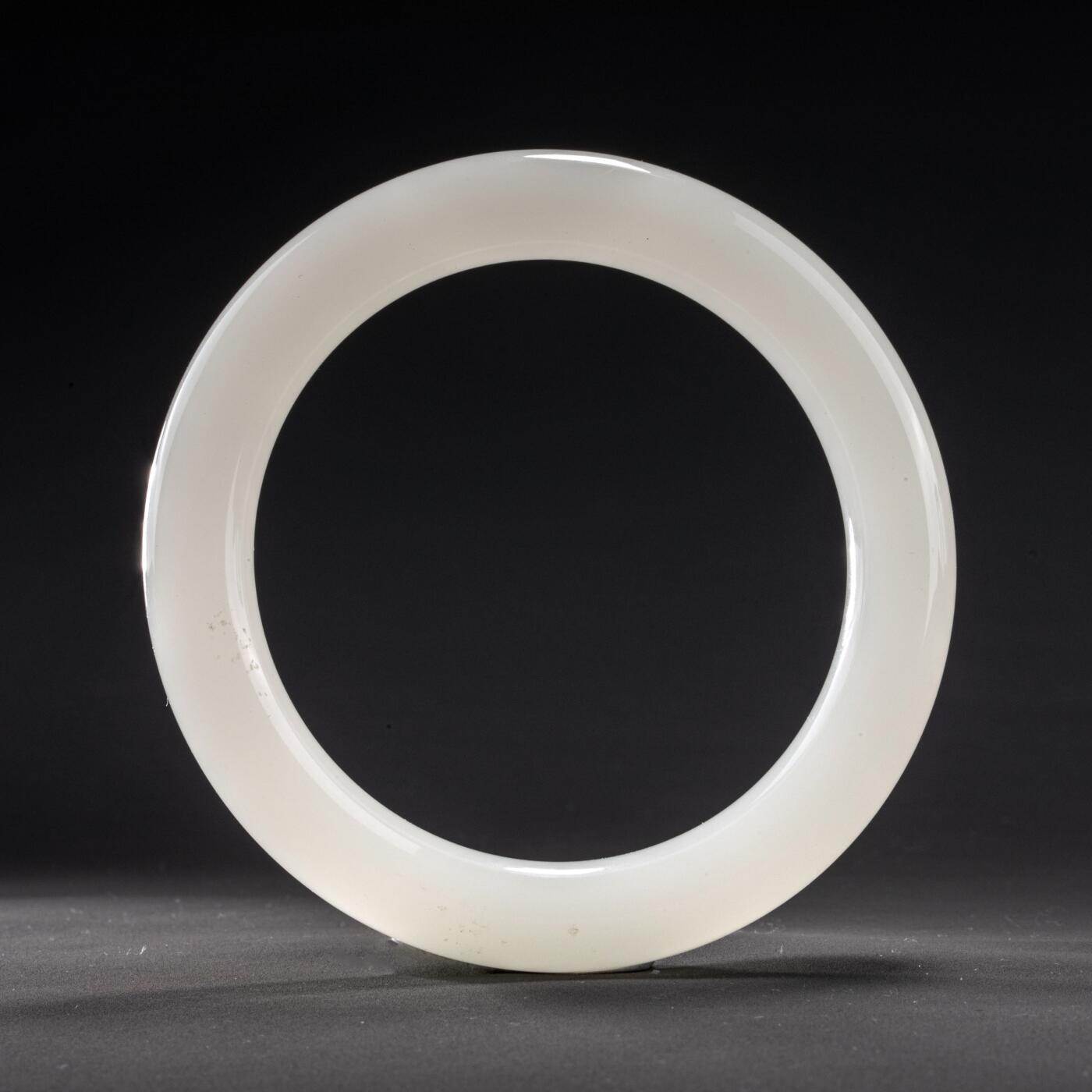 日本大阪雅和auction 2025金秋競賣會第一期 清 和田白玉手鐲 尺寸:D:8cm