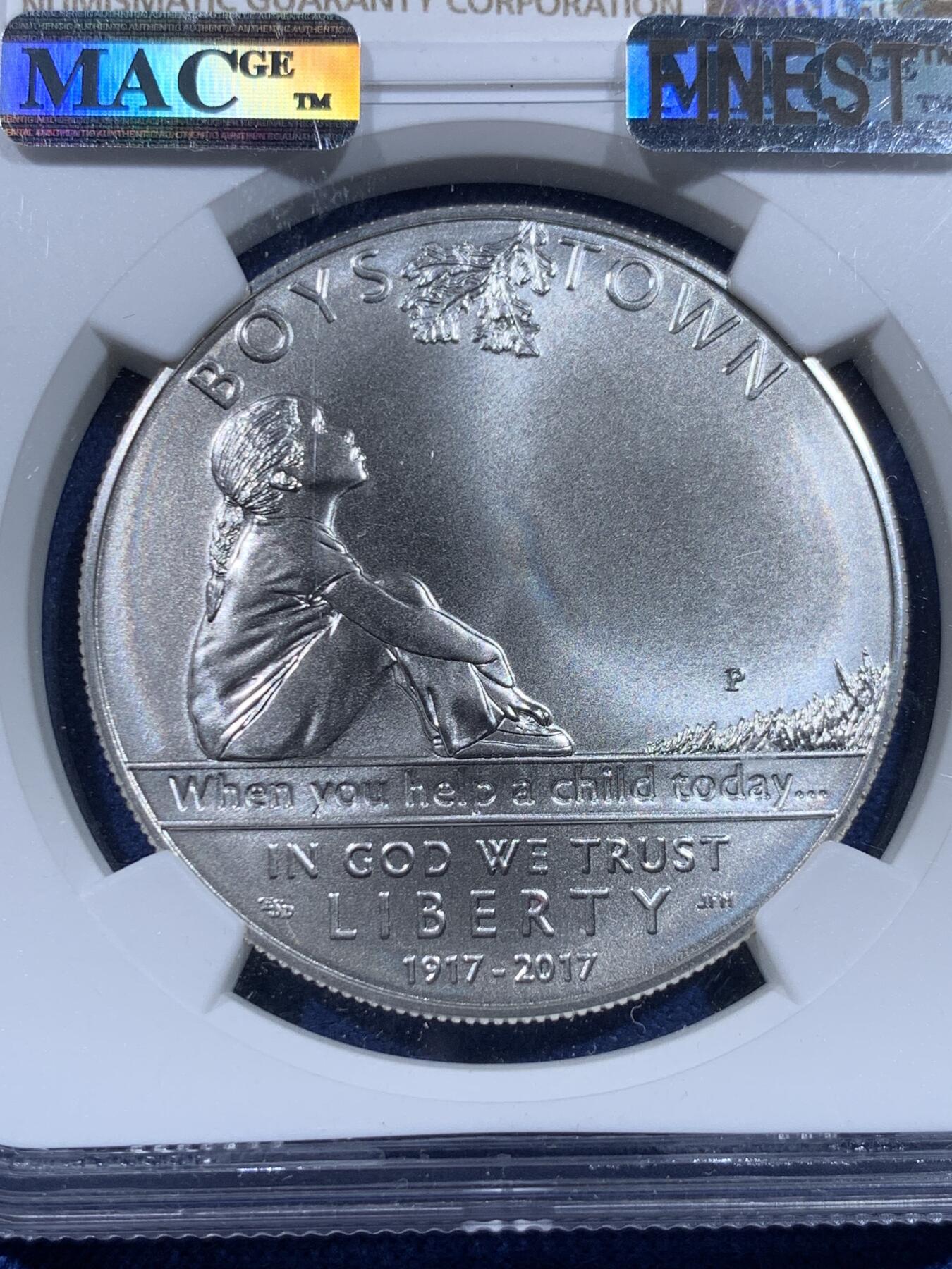 《竞宝斋》第435场 周日，周一2场连拍 （全场包邮） NGC MS70 美国2017年博伊斯镇百年纪念1美元 克劳斯获奖币 美国男孩镇普制银币 少见满分 橡树下仰望天空的的女孩