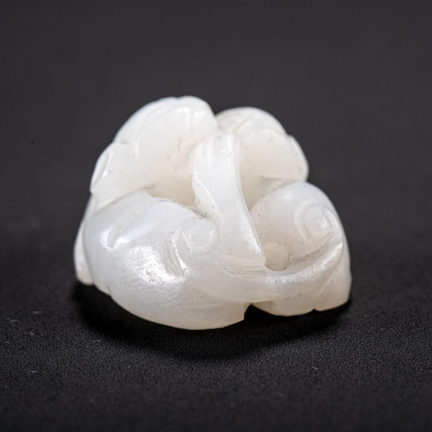 日本大阪雅和auction 2025金秋競賣會第一期 清 玉墜 玉珮 三點 尺寸:尺寸不一x3