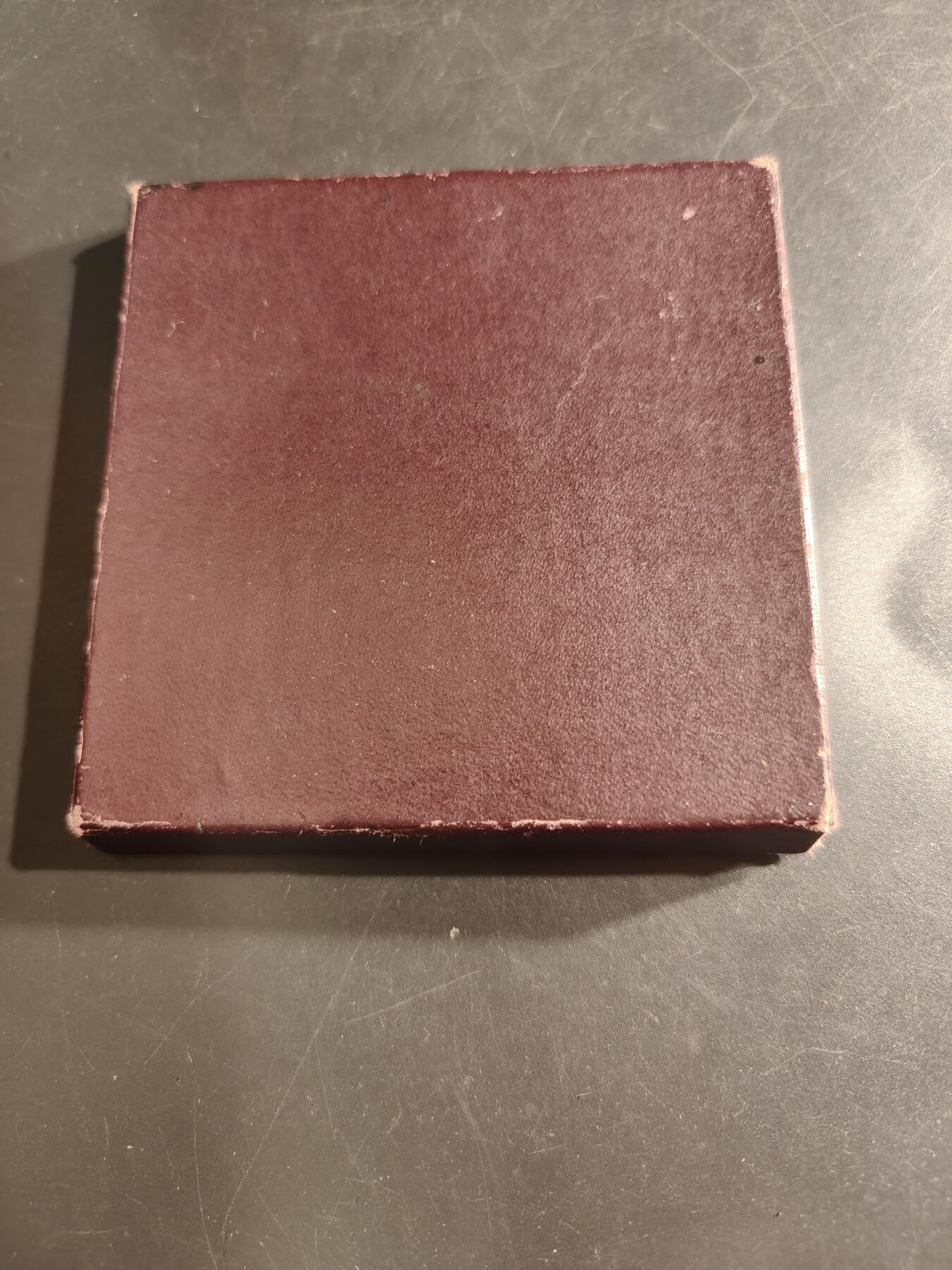 老王徽章第161期 法国电力建设公司大铜章     原盒    大师皮列作品     直径68mm.    重量137.5g