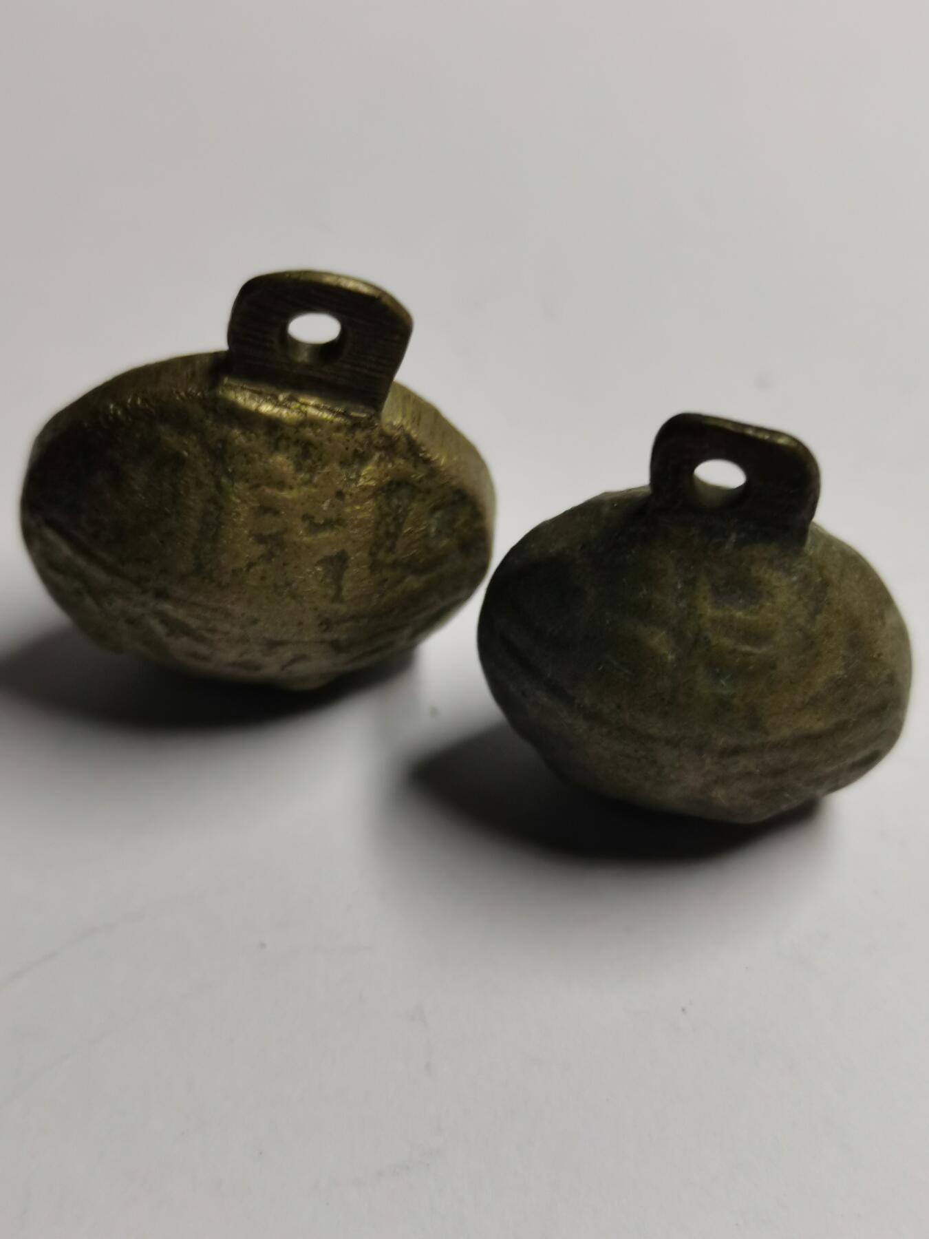 藏珍品阁专场78期 老铃铛一对，声音清脆