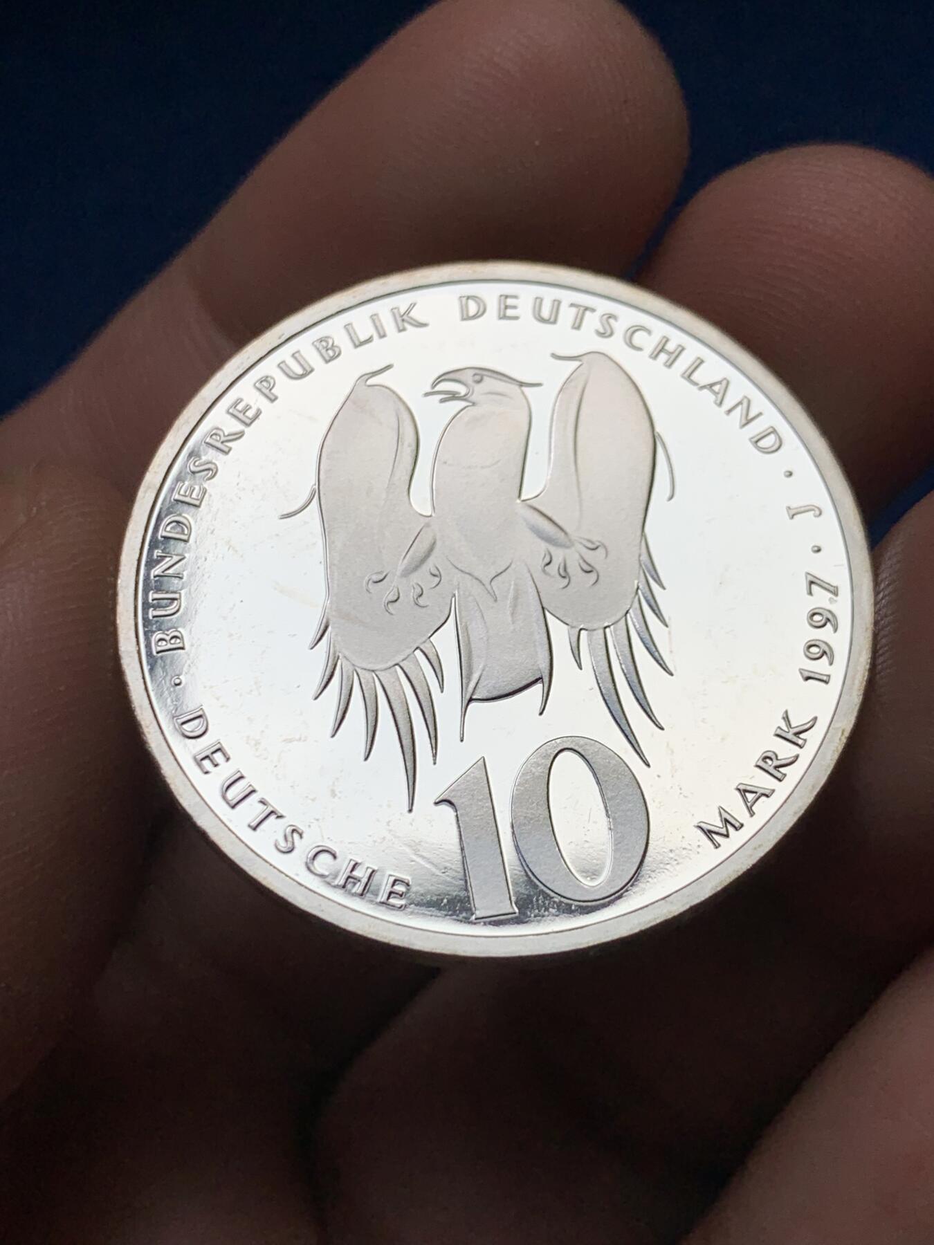 《竞宝斋》第435场 周日，周一2场连拍 （全场包邮） 德国1997年10马克精制银币J版 菲利普·梅兰希顿（德国人文主义者和宗教改革家） 15.5克 625银 发行量：15万出头