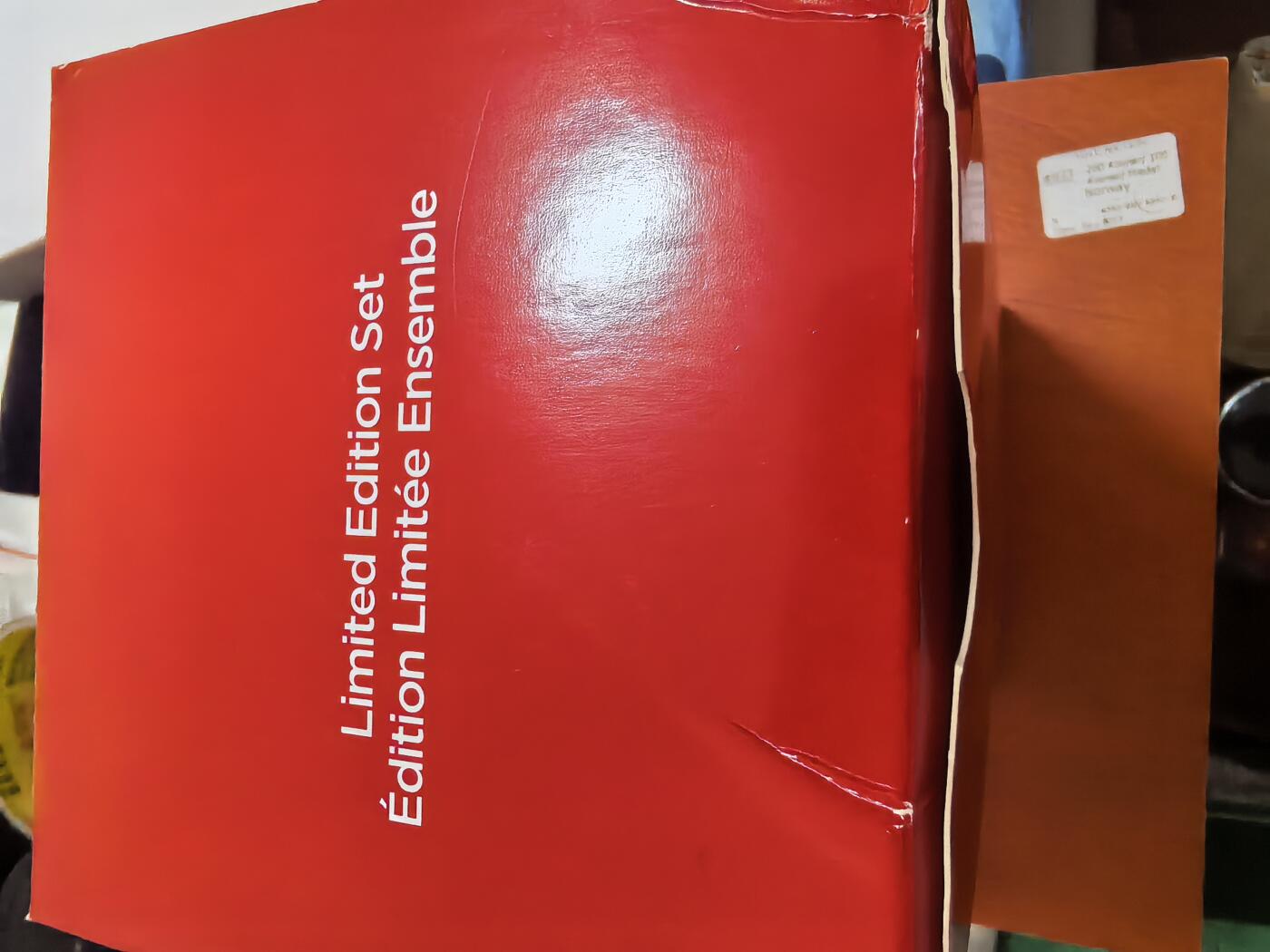 长老汇蛇年精选第七十场拍卖 2020斐济可口可乐彩色瓶盖精制银币原金属盒（不含币）