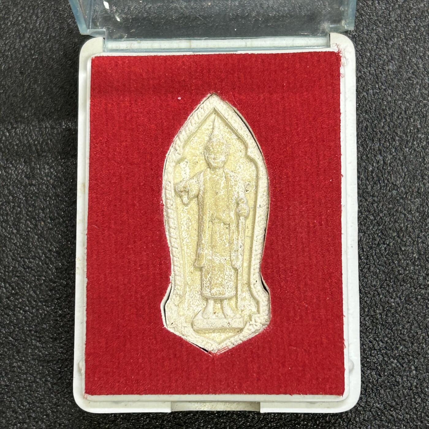 西秦中古拍卖第六十四期 泰国早期佛牌 带原盒