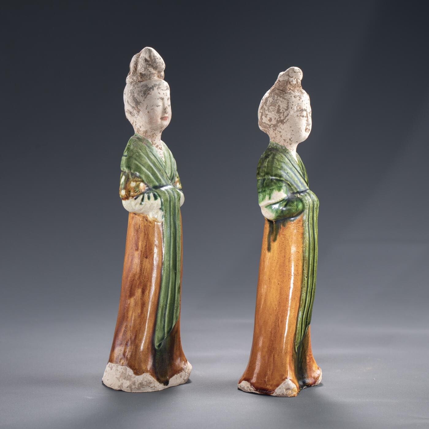 日本大阪雅和auction 2025金秋競賣會第一期 唐 三彩婦人佣 一對 尺寸:W:5 H:23 x2cm