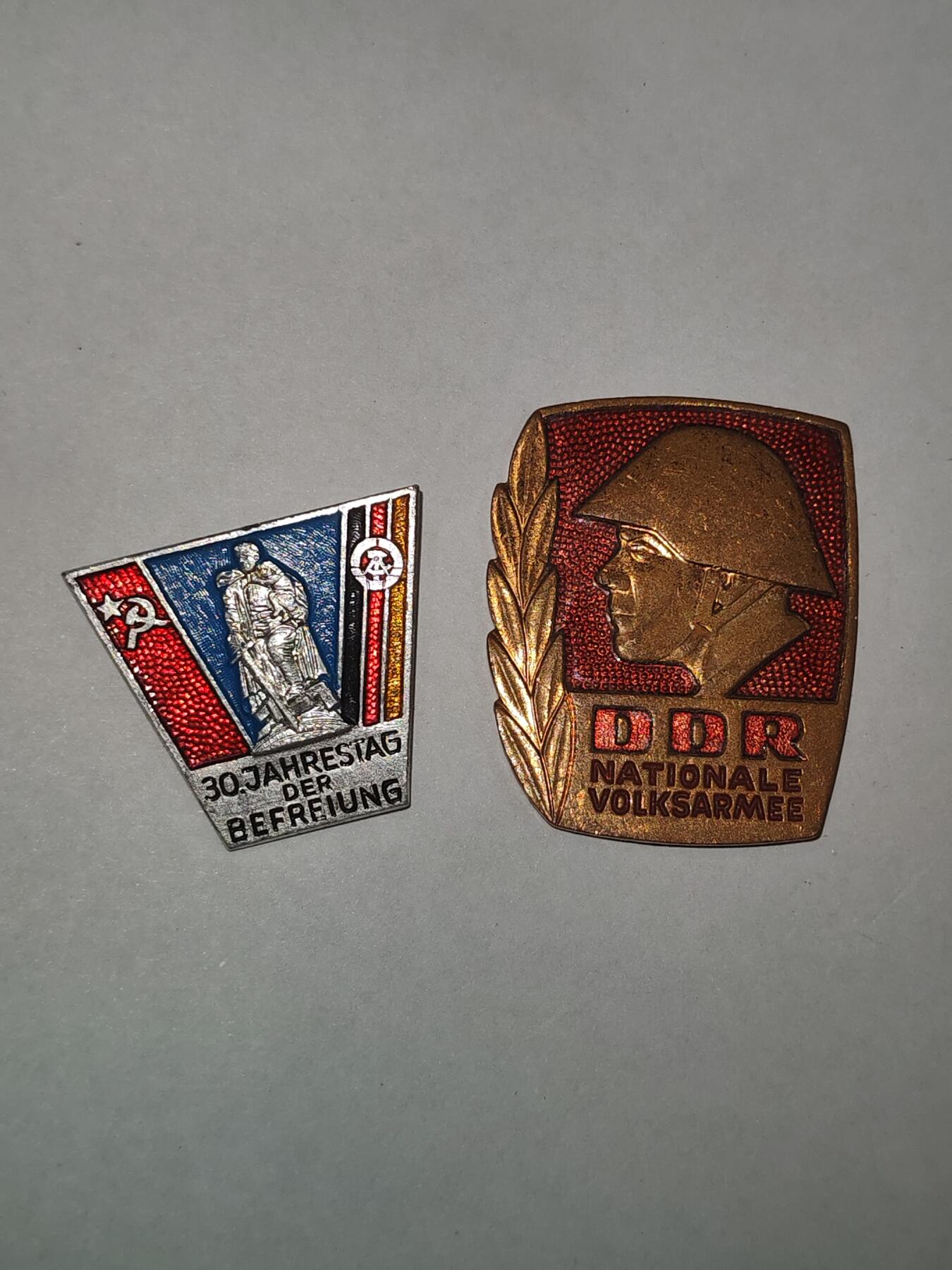 韵星假日拍卖第三十期 -- Rimey Holidays Auction 30 民主德国苏德建交三十周年与优秀士兵证章一组